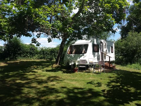 Caravan in Hautefort - Vakantie verhuur advertentie no 22327 Foto no 1