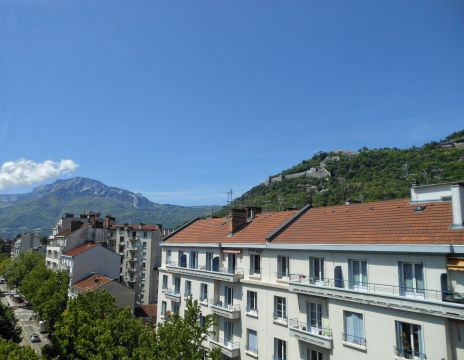 Flat in Grenoble - Vacation, holiday rental ad # 31263 Picture #0