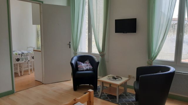 Flat in Rochefort - Vacation, holiday rental ad # 42589 Picture #3