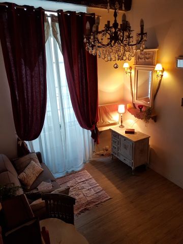 Studio in Paris - Vacation, holiday rental ad # 64349 Picture #1