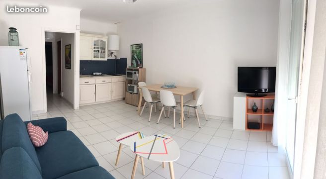 Flat in Hyeres - Vacation, holiday rental ad # 65312 Picture #0