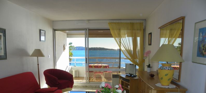 Flat in Bandol - Vacation, holiday rental ad # 65389 Picture #2