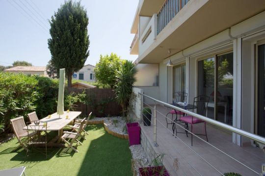 House in La ciotat - Vacation, holiday rental ad # 65929 Picture #2