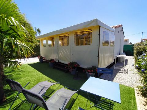 Chalet in St pierre d'oleron - Vacation, holiday rental ad # 66498 Picture #0