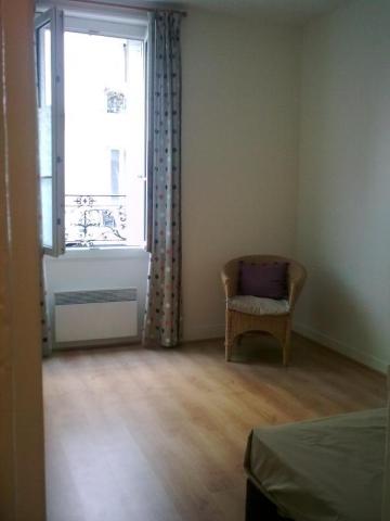 Flat in Paris - Vacation, holiday rental ad # 10044 Picture #3 thumbnail