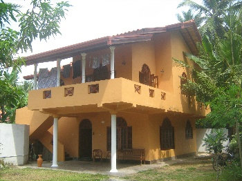 House in Unawatuna for   10 •   private parking 