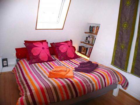 Flat in Paris 10e - Vacation, holiday rental ad # 11393 Picture #2 thumbnail