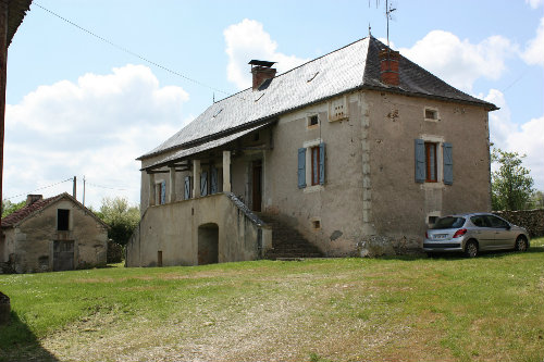 Gite  Crgols pour  7 •   avec terrasse 