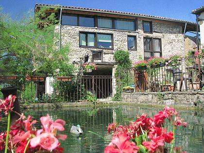 Gite in St Jean de Moirans - Vacation, holiday rental ad # 2057 Picture #1 thumbnail