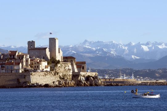 Studio in Antibes - Vacation, holiday rental ad # 3910 Picture #12