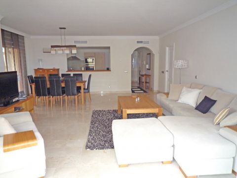 Apartamento en Puerto Banus - Detalles sobre el alquiler n4631 Foto n1