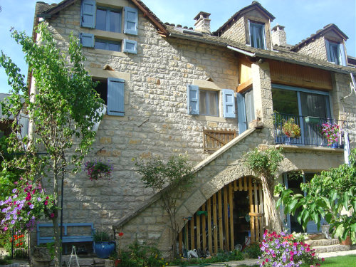 Casa rural en Sainte enimie para  3 •   jardn 