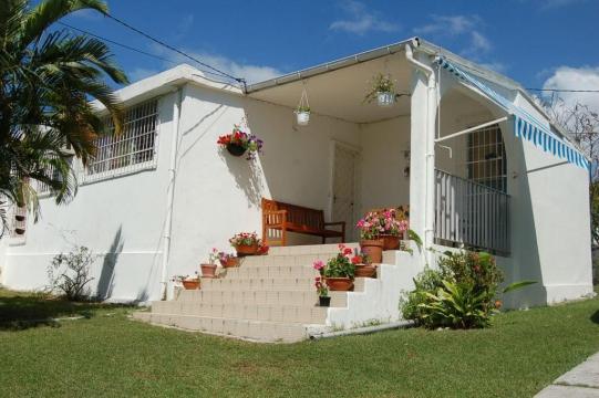 Bungalow in Le Gosier - Vacation, holiday rental ad # 7373 Picture #0