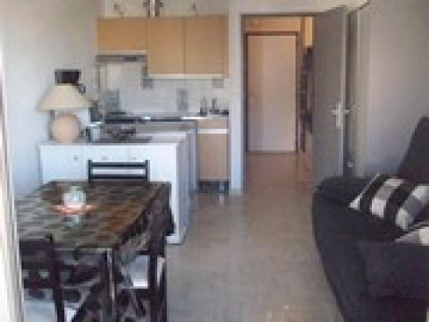 Flat in Cavalaire - Vacation, holiday rental ad # 8747 Picture #2