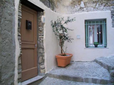 Appartement à Perinaldo italie (25 km menton) - Location vacances, location saisonnière n°9503 Photo n°2