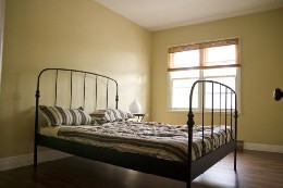 Haus in Montral fr  2 •   1 Schlafzimmer 