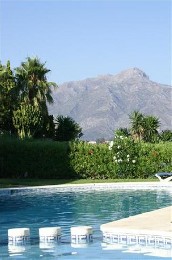 Flat in Marbella la quinta golf for   5 •   view on sea 