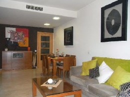 Flat in Barcelona for   4 •   private parking 