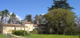 Farm in Nans les pins for   10 •   private parking 