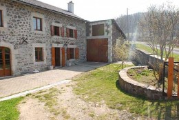 Ferme  St hostien pour  6 •   jardin 