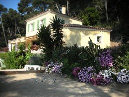 House in Golfe-juan for   6 •   private parking 