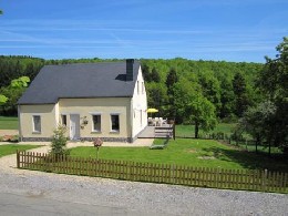 Maison  Daverdisse haut fays pour  8 •   avec balcon 