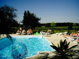 Gite in Saint fort sur gironde for   4 •   with private pool 