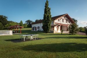 Haus in La bastide clairence fr  18 •   mit privat Schwimmbad 