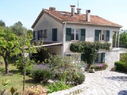 House in Cagnes sur mer for   4 •   private parking 