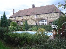 House in Brion for   10 •   animals accepted (dog, pet...) 