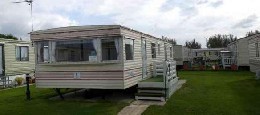 Caravan in Rhyl for   6 •   with shared pool 