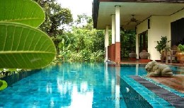 Haus in Udon thani fr  6 •   mit privat Schwimmbad 