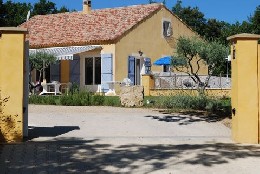 Haus in Artignosc sur verdon fr  8 •   Aussicht auf See 