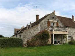 Gite  Poligny pour  7 •   avec terrasse 