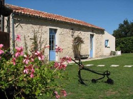 Gite  Mareuil-sur-lay dissais pour  10 •   4 chambres 