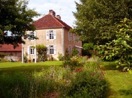 Huis in Emagny voor  8 •   met priv zwembad 