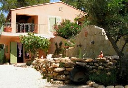 Maison  La tour d'aigues pour  7 •   avec piscine prive 