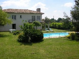 Gite in Saintes for   6 •   with private pool 