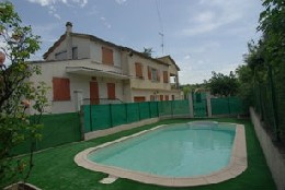 Gite (miss) Lezan mist  7 •   terassilla 