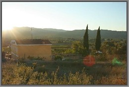 Casa rural en Pedralba para  10 •   con piscina compartida 