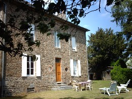 Haus in La sauvagere fr  15 •   Hohes Qualitts Niveau 