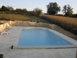 Maison  Saint laurent des batons pour  4 •   avec piscine prive 