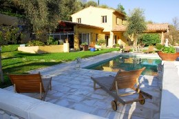 House in Le bar sur loup for   8 •   with private pool 