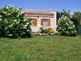 Gite in Saint saturnin les apt for   4 •   animals accepted (dog, pet...) 