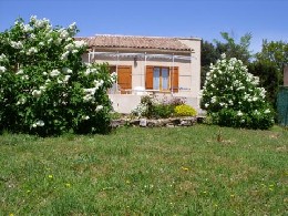 Gite in Saint saturnin les apt for   4 •   with terrace 