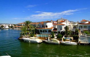 Appartement  Empuriabrava pour  6 •   vue sur lac 