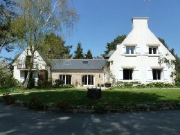 House in Auray for   8 •   private parking 