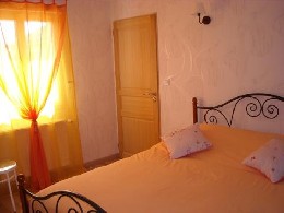 Bed and Breakfast in Giffaumont-champaubert for   4 •   private parking 