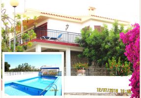 Haus in Pescola fr  8 •   mit Schwimmbad auf Komplex 