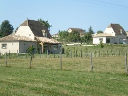 Maison  Saint martin de gurson pour  5 •   avec piscine partage 